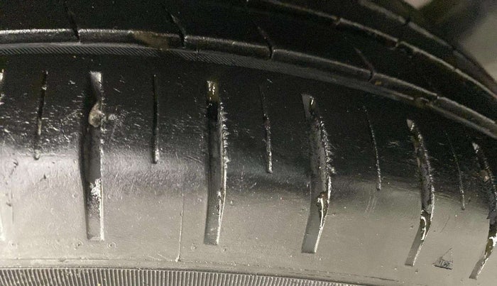 2023 Maruti Baleno  ZETA CNG 1.2L, CNG, Manual, 23,871 km, Left Rear Tyre Tread