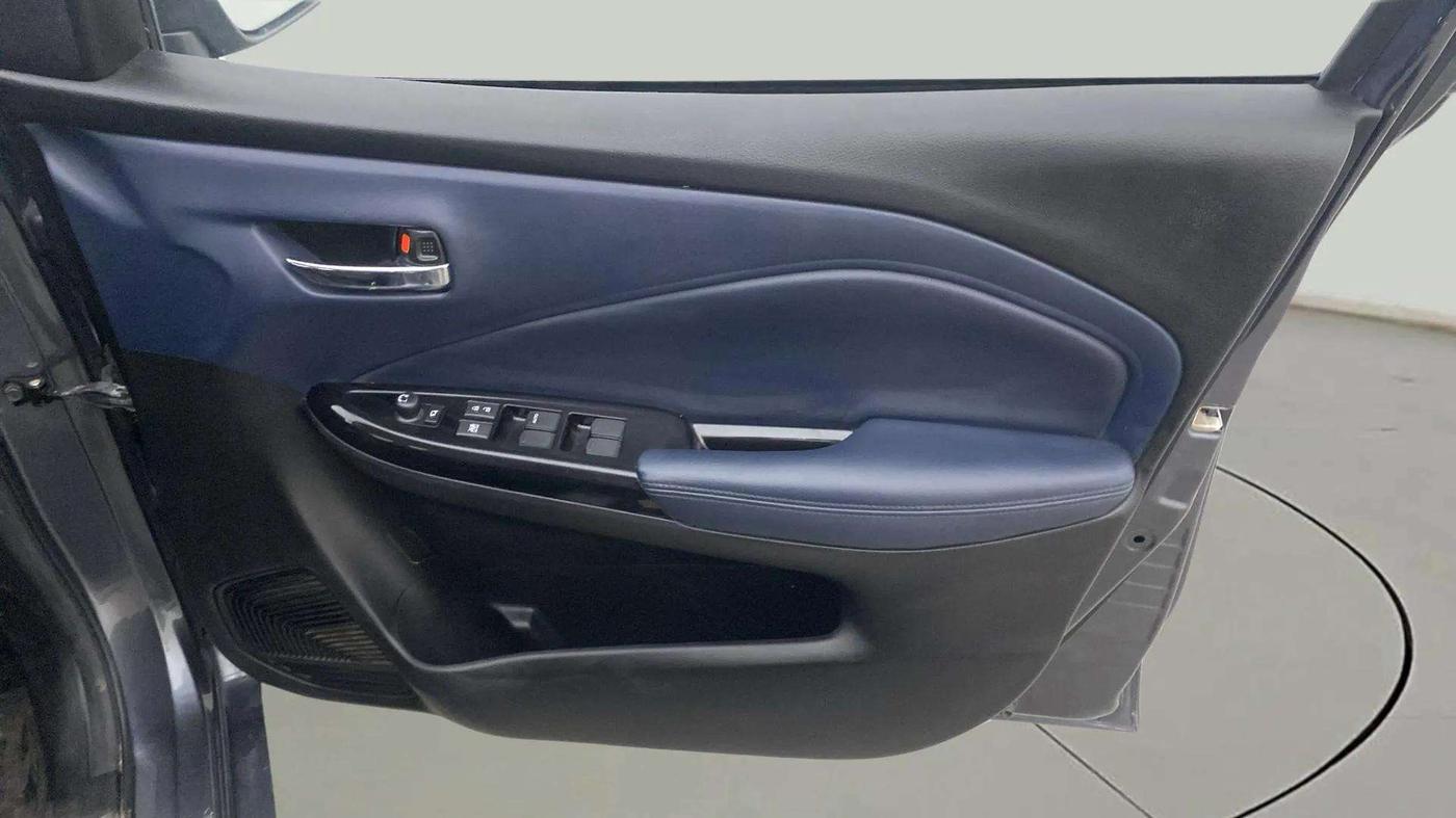 2023 Maruti Baleno  ZETA CNG 1.2L, CNG, Manual, 23,871 km, Driver Side Door Panels Control