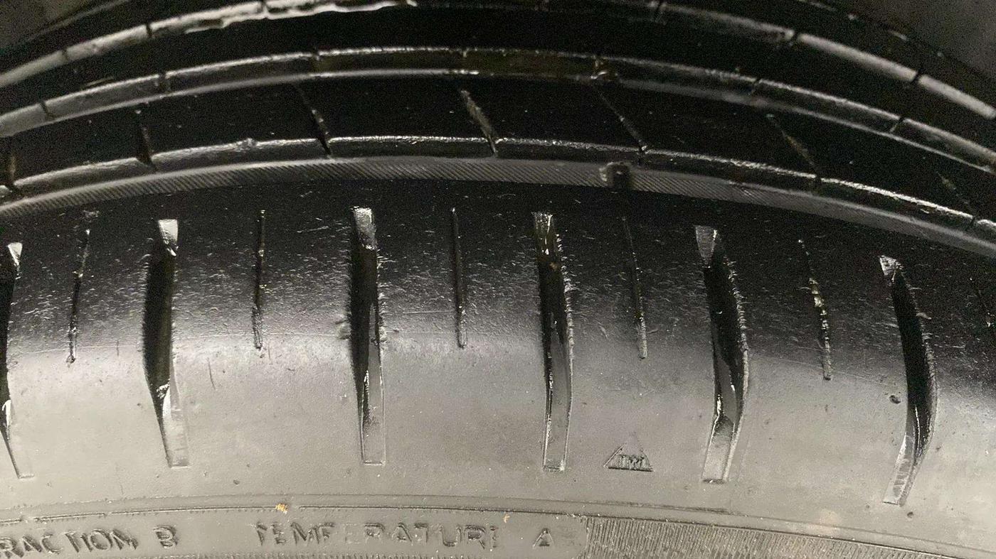 2023 Maruti Baleno  ZETA CNG 1.2L, CNG, Manual, 23,871 km, Left Front Tyre Tread