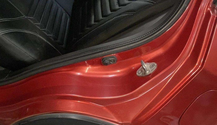 2018 Maruti Vitara Brezza ZDI, Diesel, Manual, 83,567 km, Left C pillar - Slightly dented