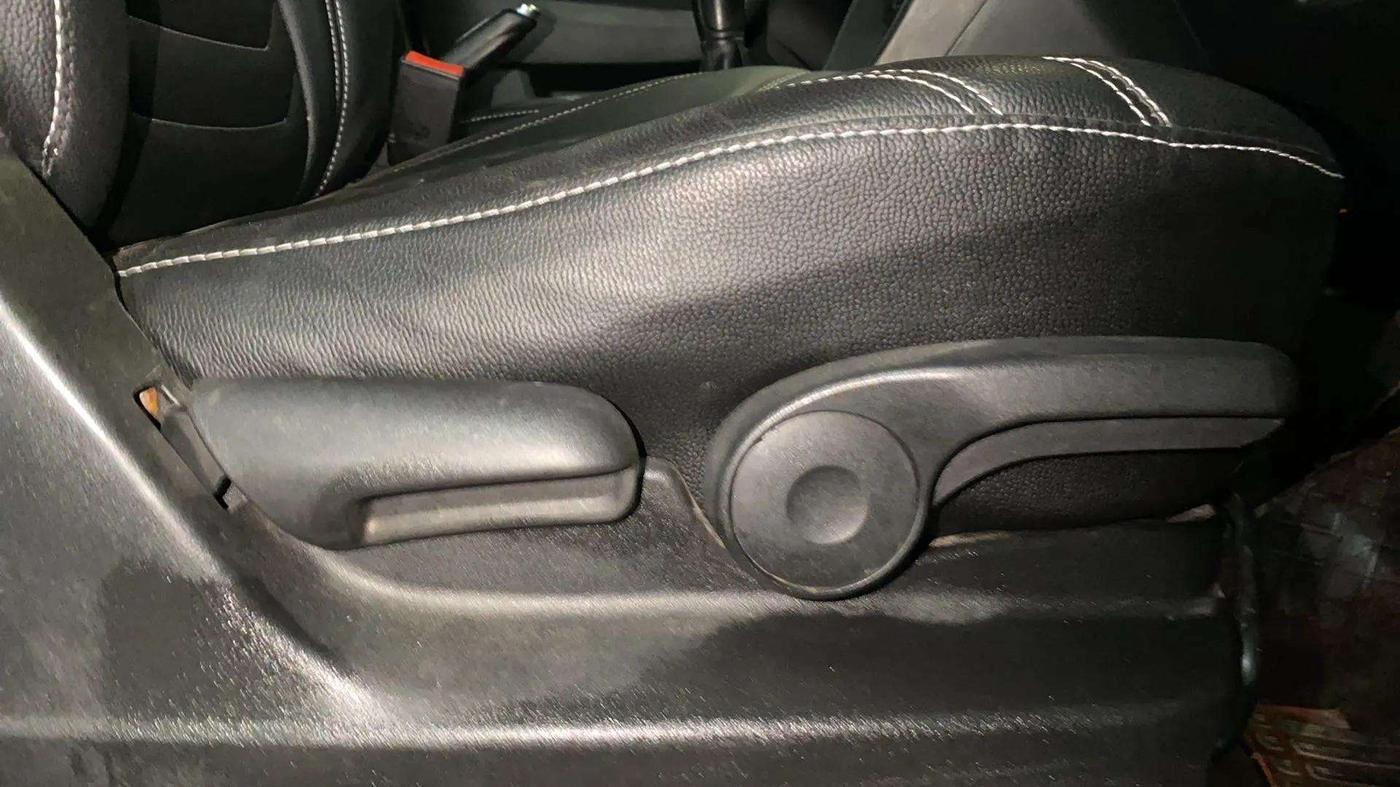 2018 Maruti Vitara Brezza ZDI, Diesel, Manual, 83,579 km, Driver Side Adjustment Panel