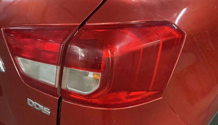 2018 Maruti Vitara Brezza ZDI, Diesel, Manual, 83,567 km, Right tail light - < 2 inches,no. = 2
