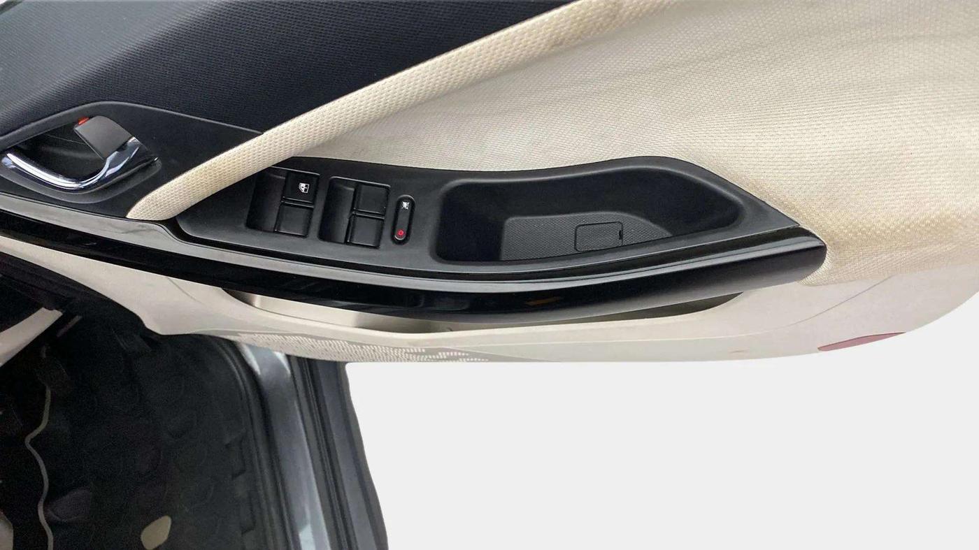 2020 Tata NEXON XZ PLUS PETROL, Petrol, Manual, 32,503 km, Driver Side Door Panels Control