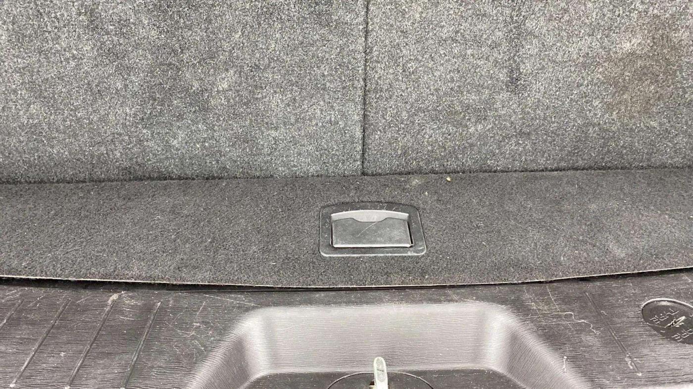 2018 Mahindra XUV500 W11 AT, Diesel, Automatic, 94,915 km, Boot Inside