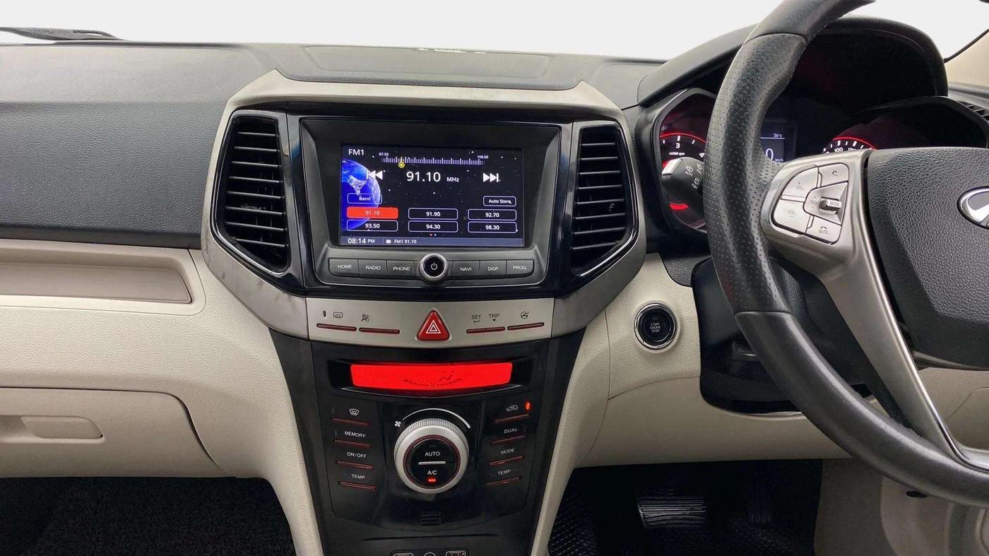 2021 Mahindra XUV300 W8 (O) 1.5 DIESEL AMT, Diesel, Automatic, 87,681 km, Air Conditioner