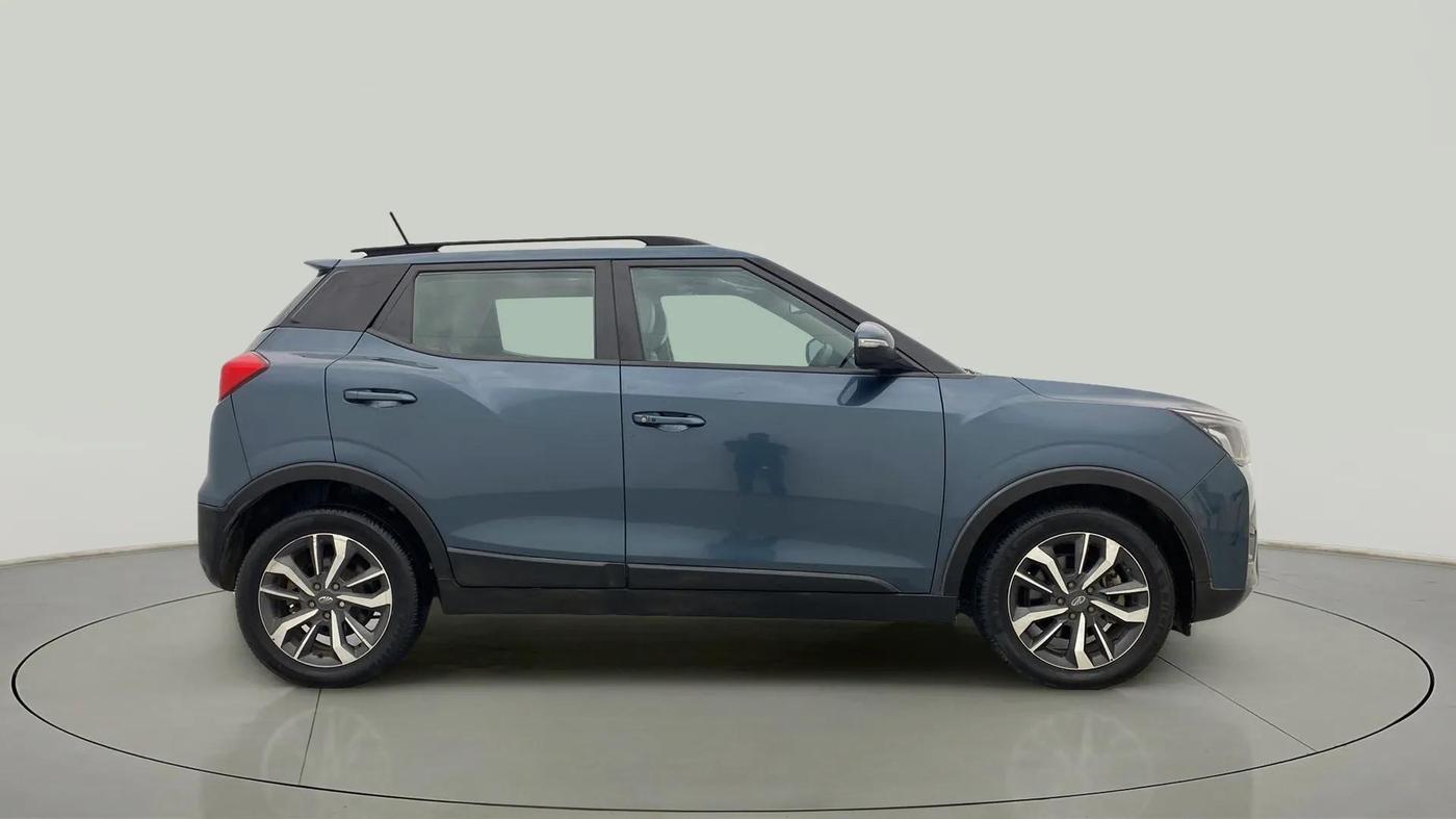 2021 Mahindra XUV300 W8 (O) 1.5 DIESEL AMT, Diesel, Automatic, 87,681 km, Right Side View