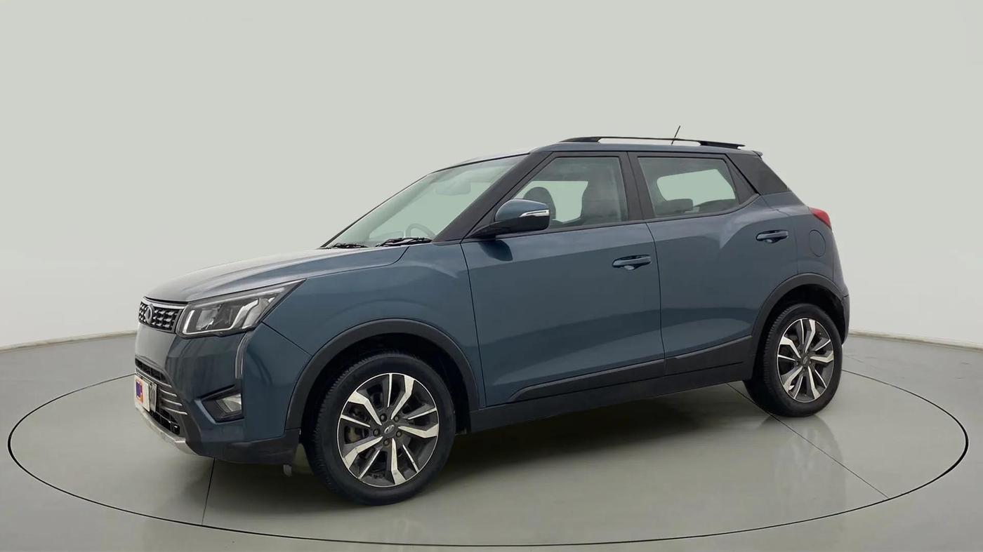 2021 Mahindra XUV300 W8 (O) 1.5 DIESEL AMT, Diesel, Automatic, 87,681 km, Left Front Diagonal