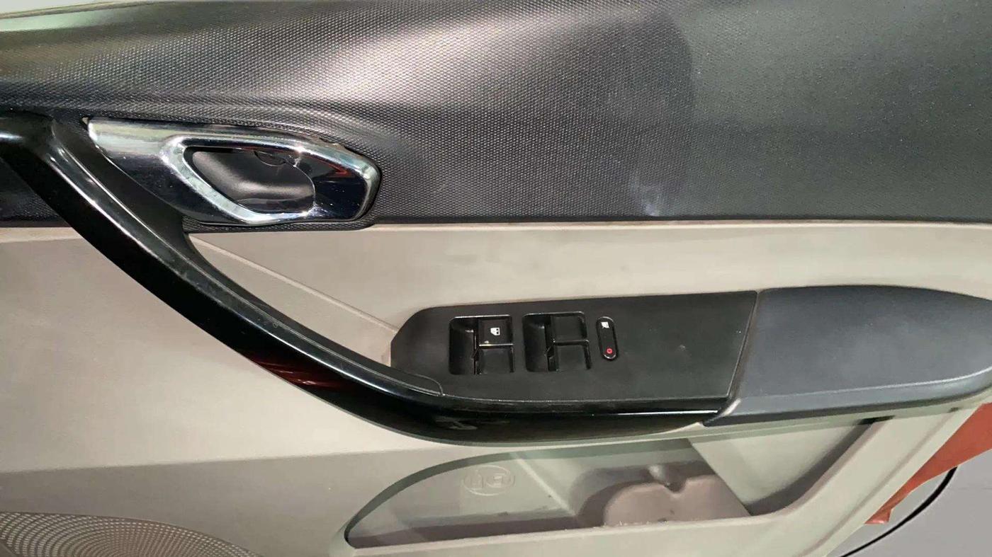2019 Tata Tiago XZ PLUS DIESEL, Diesel, Manual, 46,064 km, Driver Side Door Panels Control