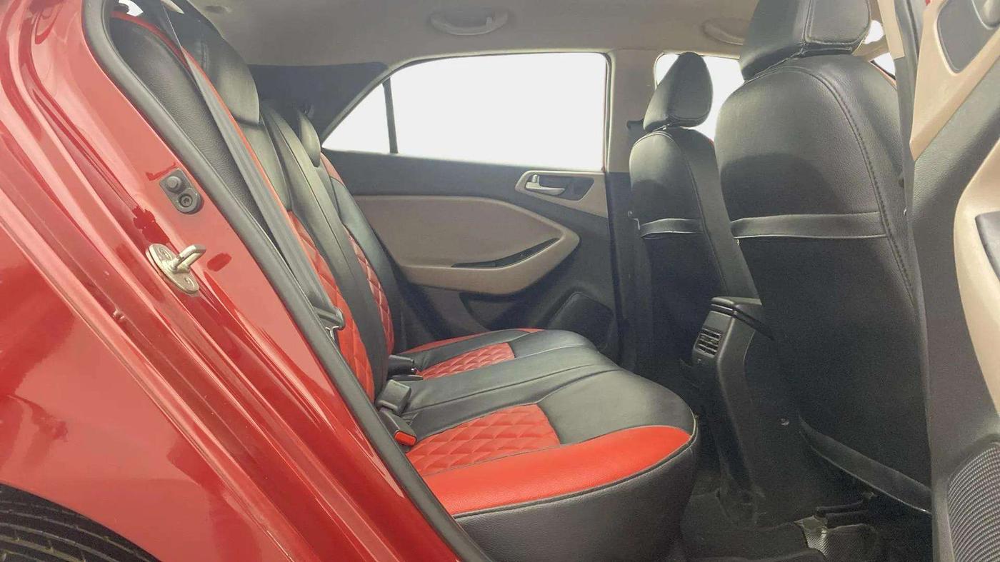 2019 Hyundai Elite i20 SPORTZ PLUS 1.2, Petrol, Manual, 44,107 km, Right Side Rear Door Cabin