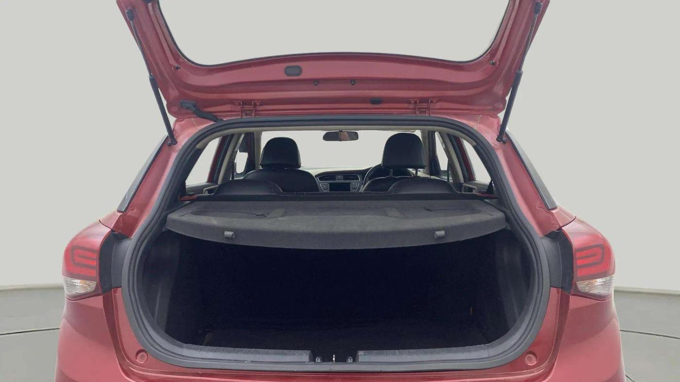 2019 Hyundai Elite i20 SPORTZ PLUS 1.2, Petrol, Manual, 44,107 km, Boot Inside