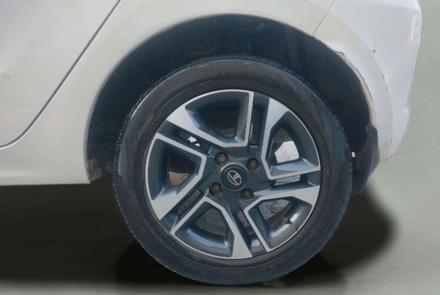 2019 Tata Tiago XZA PLUS PETROL, Petrol, Automatic, 68,664 km, Left Rear Wheel