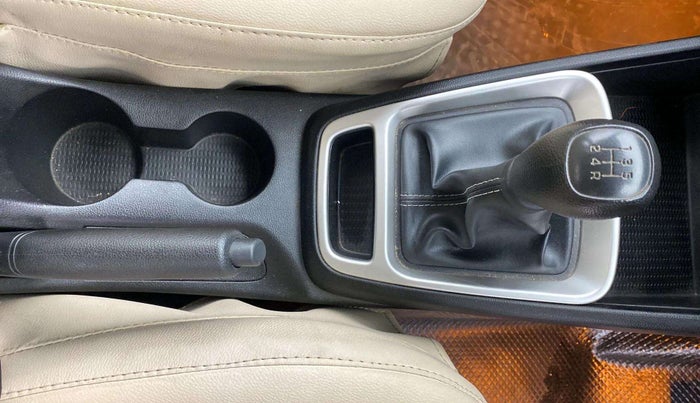 2020 Hyundai VENUE S 1.2, Petrol, Manual, 17,776 km, Gear Lever