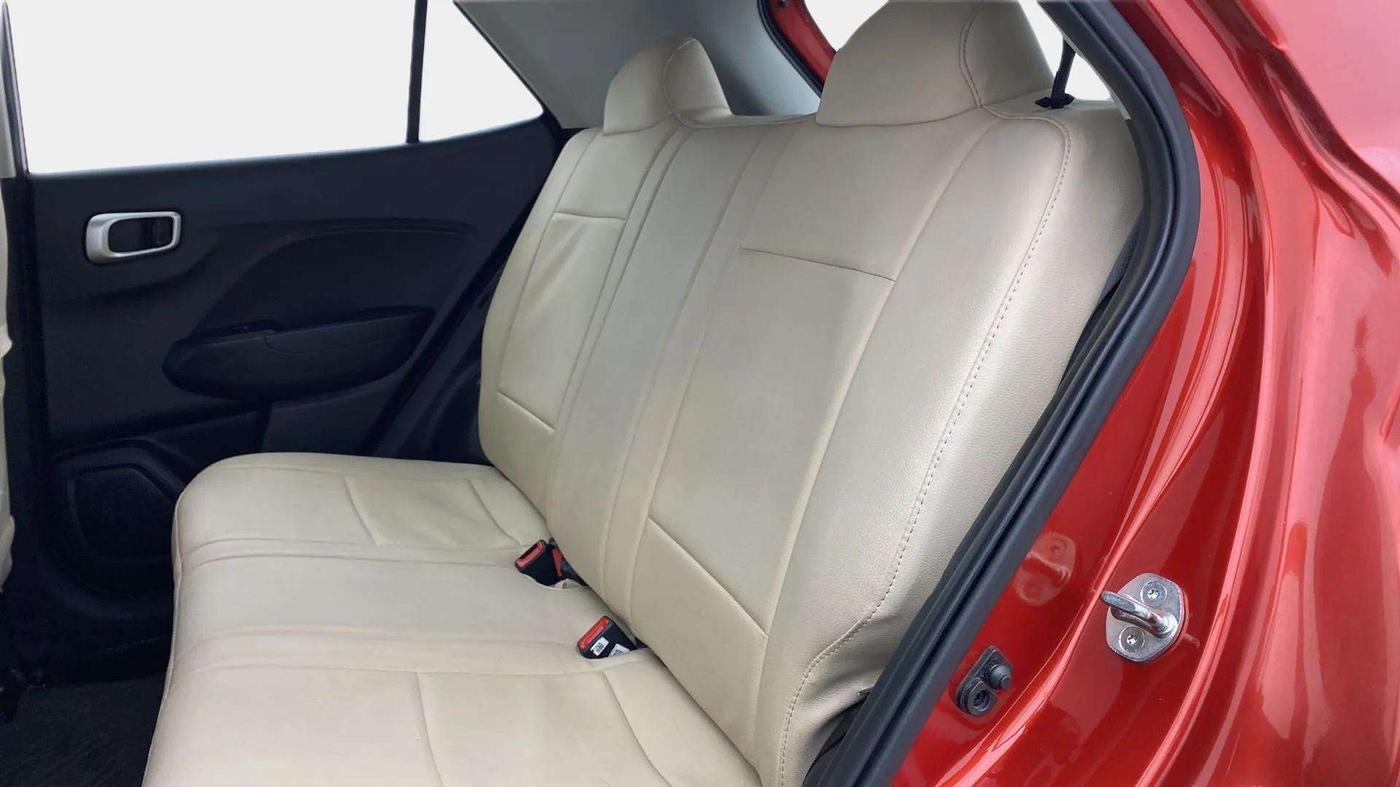 2020 Hyundai VENUE S 1.2, Petrol, Manual, 17,776 km, Right Side Rear Door Cabin