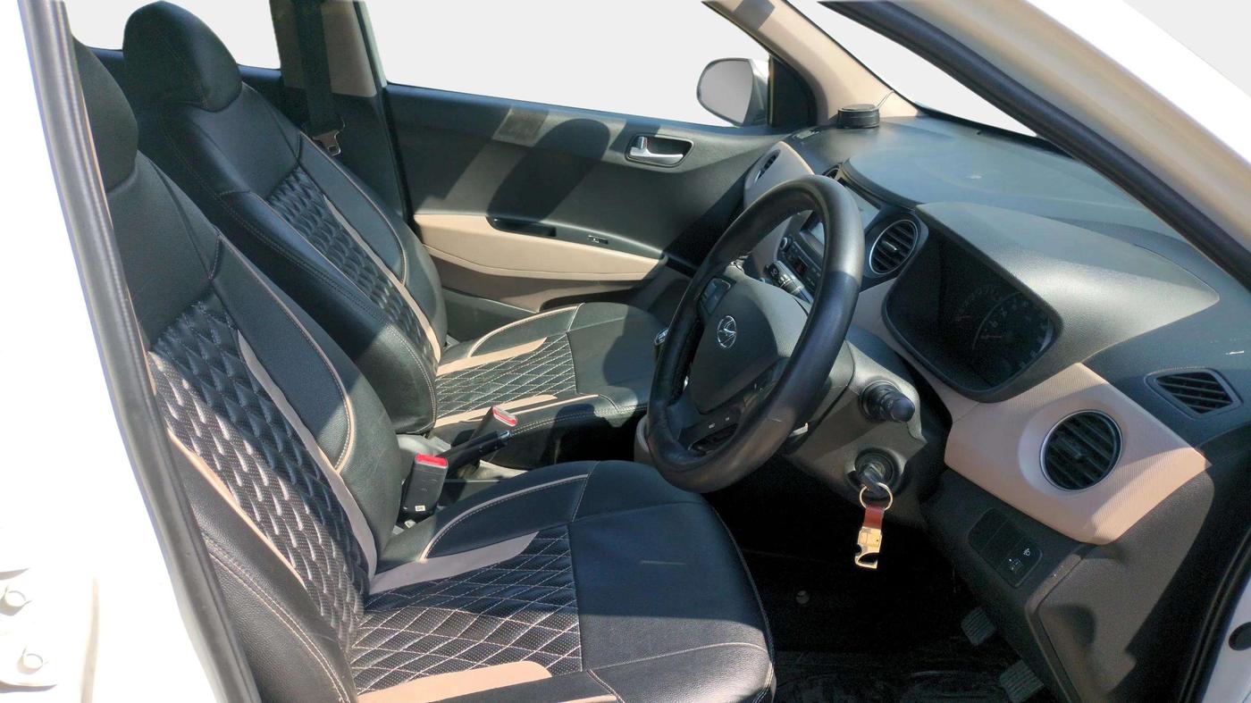 2018 Hyundai Grand i10 SPORTZ 1.2 KAPPA VTVT, Petrol, Manual, 67,139 km, Right Side Front Door Cabin