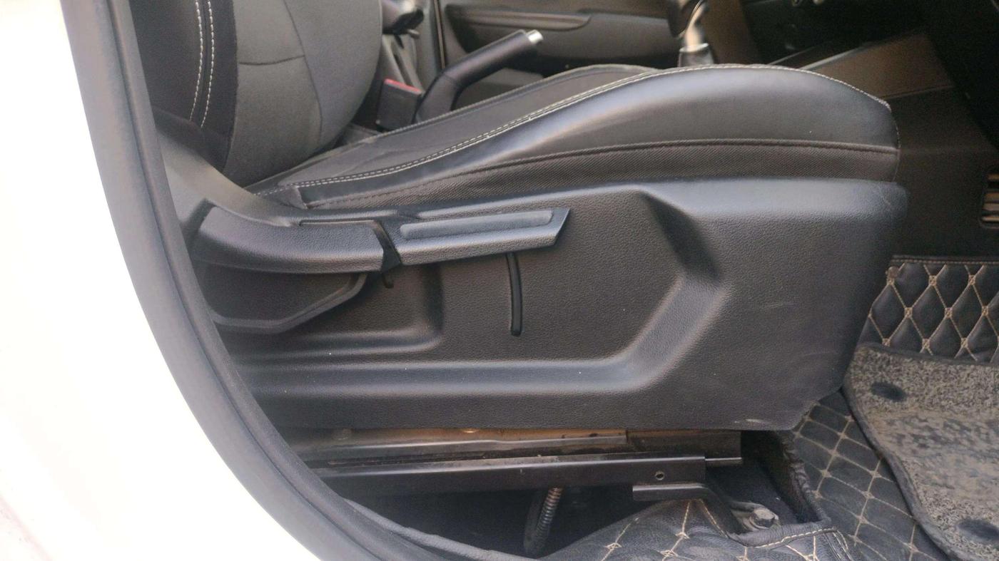 2019 Hyundai VENUE SX 1.0 (O) TURBO, Petrol, Manual, 65,742 km, Driver Side Adjustment Panel