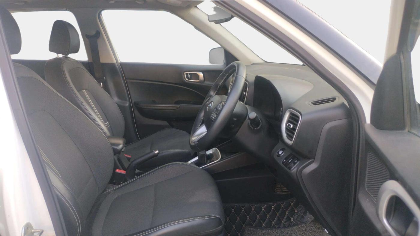 2019 Hyundai VENUE SX 1.0 (O) TURBO, Petrol, Manual, 65,742 km, Right Side Front Door Cabin