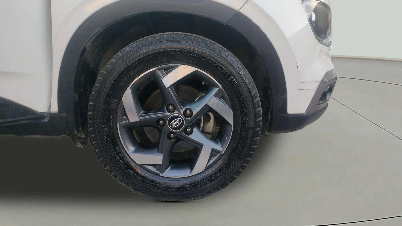 2019 Hyundai VENUE SX 1.0 (O) TURBO, Petrol, Manual, 65,742 km, Right Front Wheel