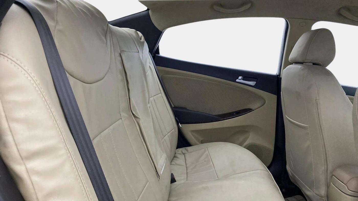 2015 Hyundai Verna FLUIDIC 4S 1.6 VTVT S, Petrol, Manual, 84,168 km, Right Side Rear Door Cabin