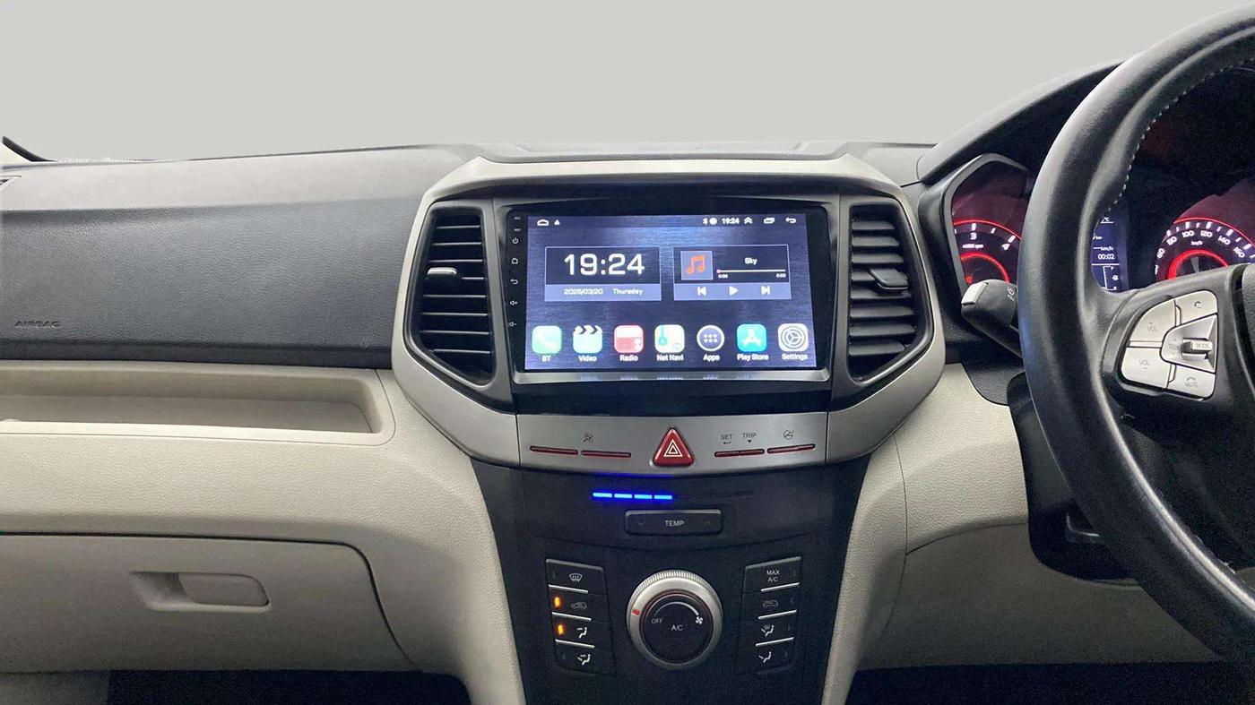 2020 Mahindra XUV300 W6 1.5 DIESEL AMT, Diesel, Automatic, 43,057 km, Air Conditioner