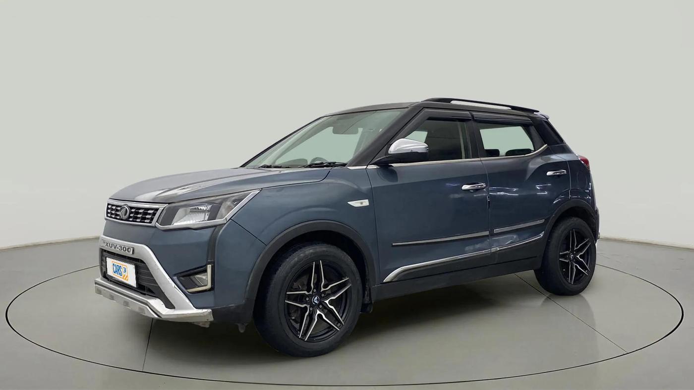 2020 Mahindra XUV300 W6 1.5 DIESEL AMT, Diesel, Automatic, 43,057 km, Left Front Diagonal