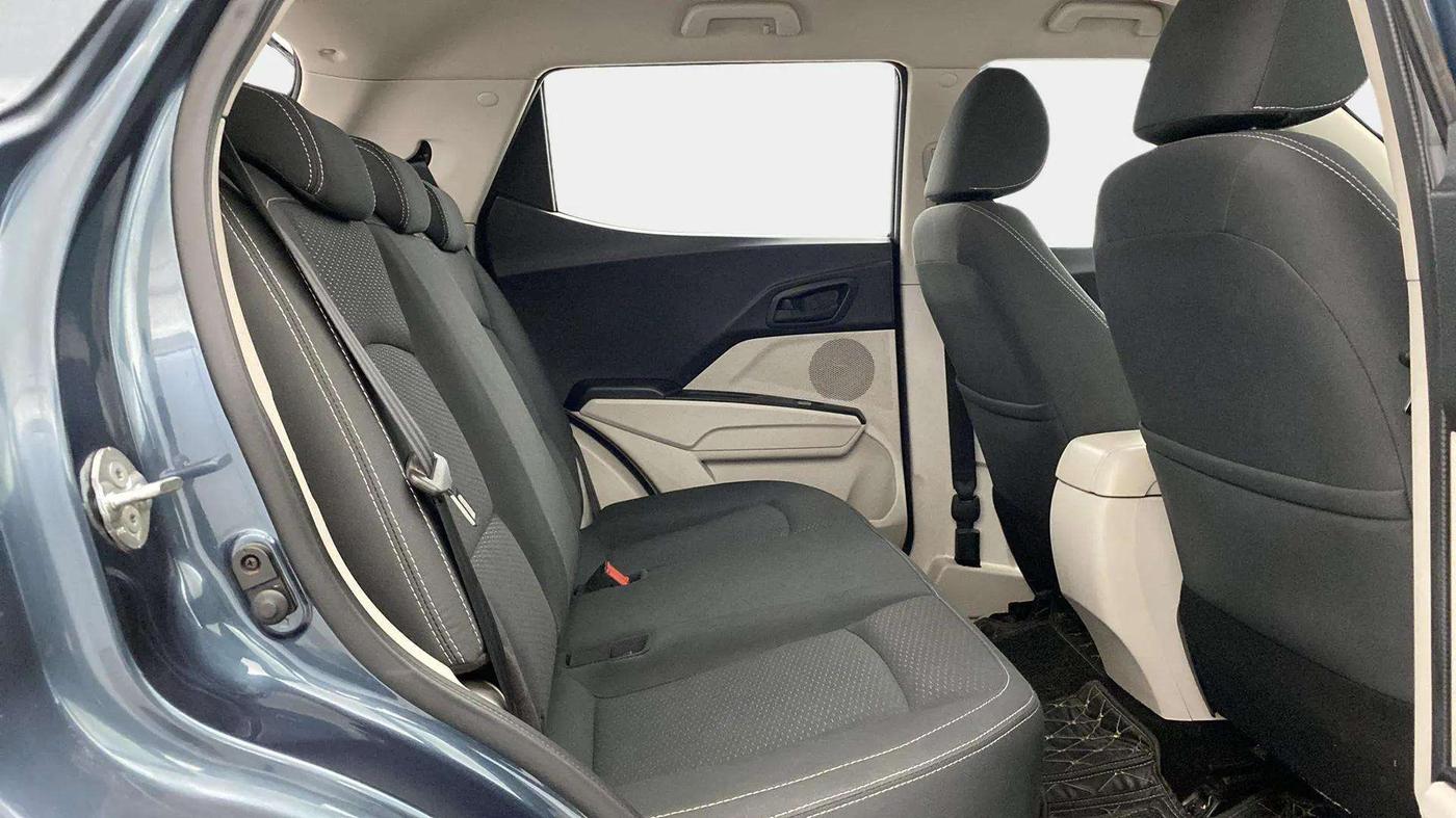 2020 Mahindra XUV300 W6 1.5 DIESEL AMT, Diesel, Automatic, 43,057 km, Right Side Rear Door Cabin