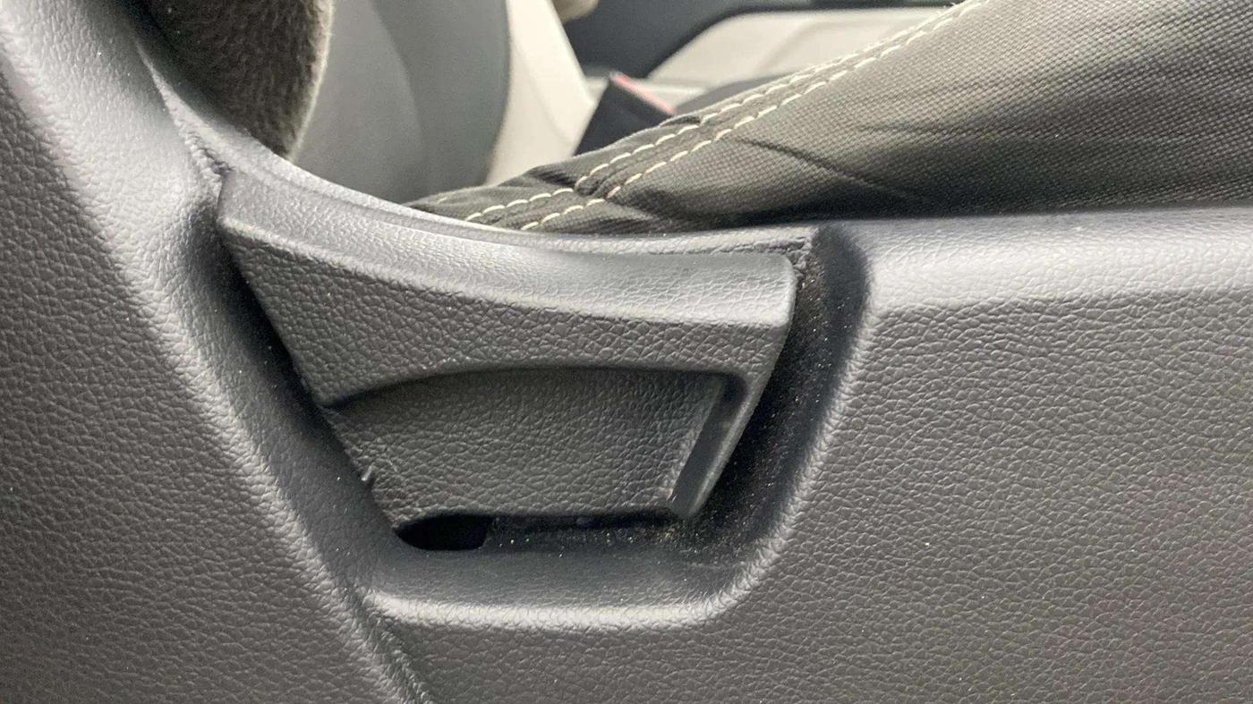 2020 Mahindra XUV300 W6 1.5 DIESEL AMT, Diesel, Automatic, 43,057 km, Driver Side Adjustment Panel