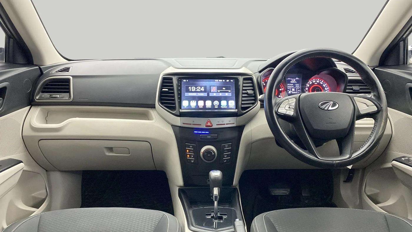 2020 Mahindra XUV300 W6 1.5 DIESEL AMT, Diesel, Automatic, 43,057 km, Dashboard