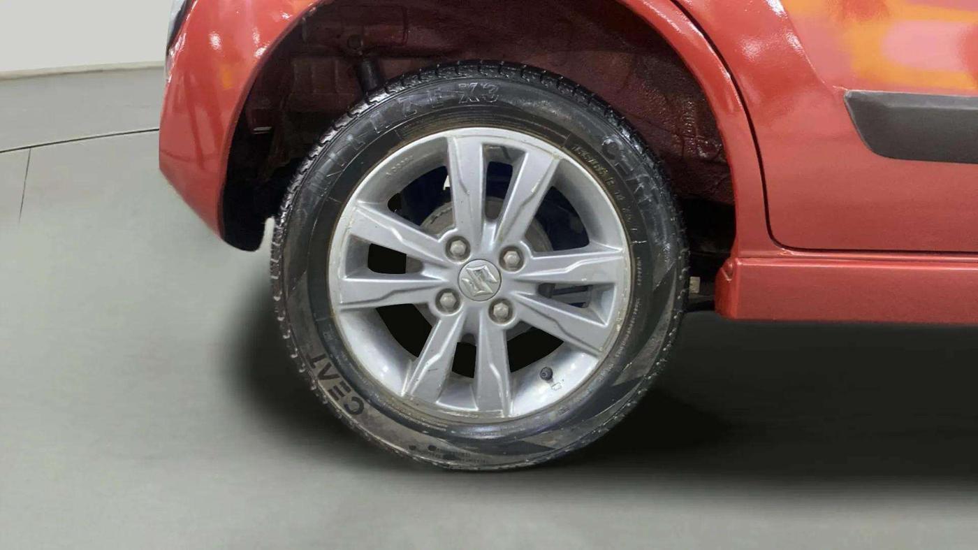 2014 Maruti Wagon R Stingray VXI, Petrol, Manual, 51,023 km, Right Rear Wheel