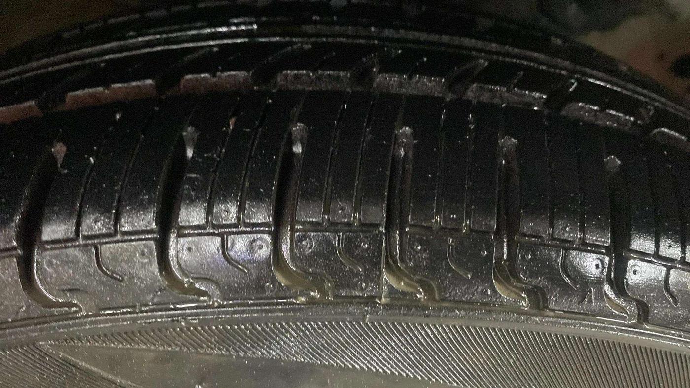 2014 Maruti Wagon R Stingray VXI, Petrol, Manual, 51,023 km, Right Front Tyre Tread