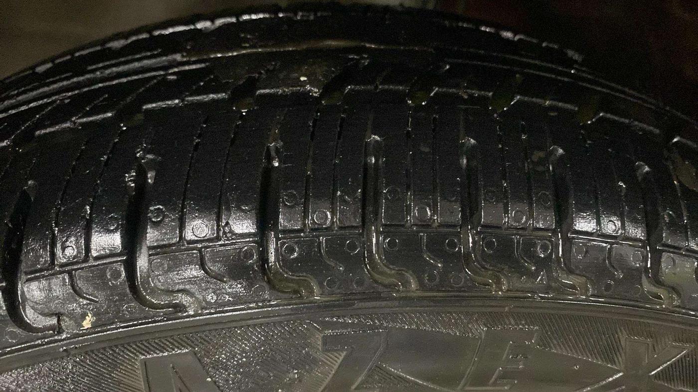 2014 Maruti Wagon R Stingray VXI, Petrol, Manual, 51,023 km, Left Front Tyre Tread
