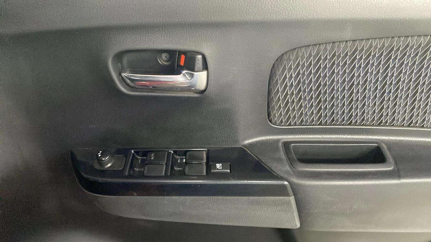 2014 Maruti Wagon R Stingray VXI, Petrol, Manual, 51,023 km, Driver Side Door Panels Control