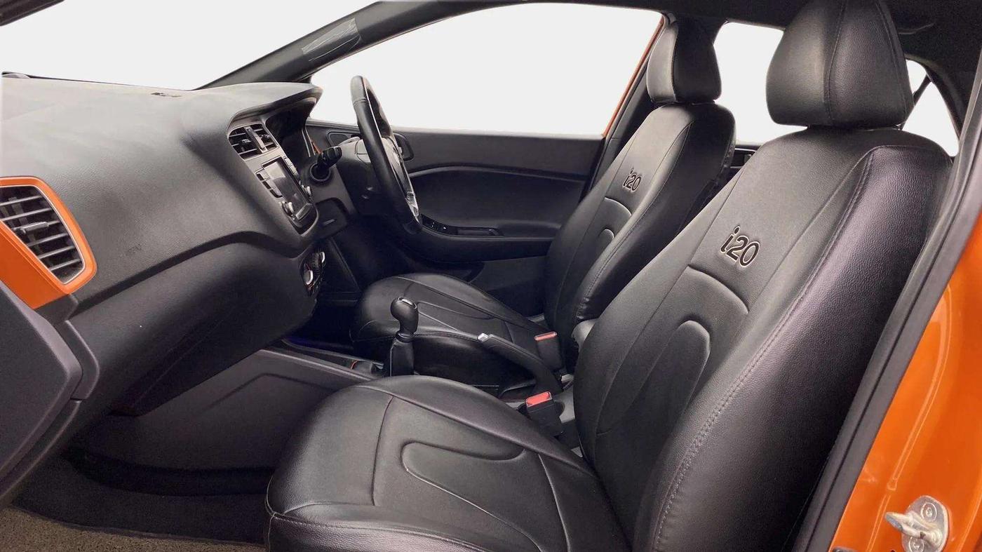 2019 Hyundai Elite i20 SPORTZ PLUS 1.2 DUAL TONE, Petrol, Manual, 39,946 km, Right Side Front Door Cabin