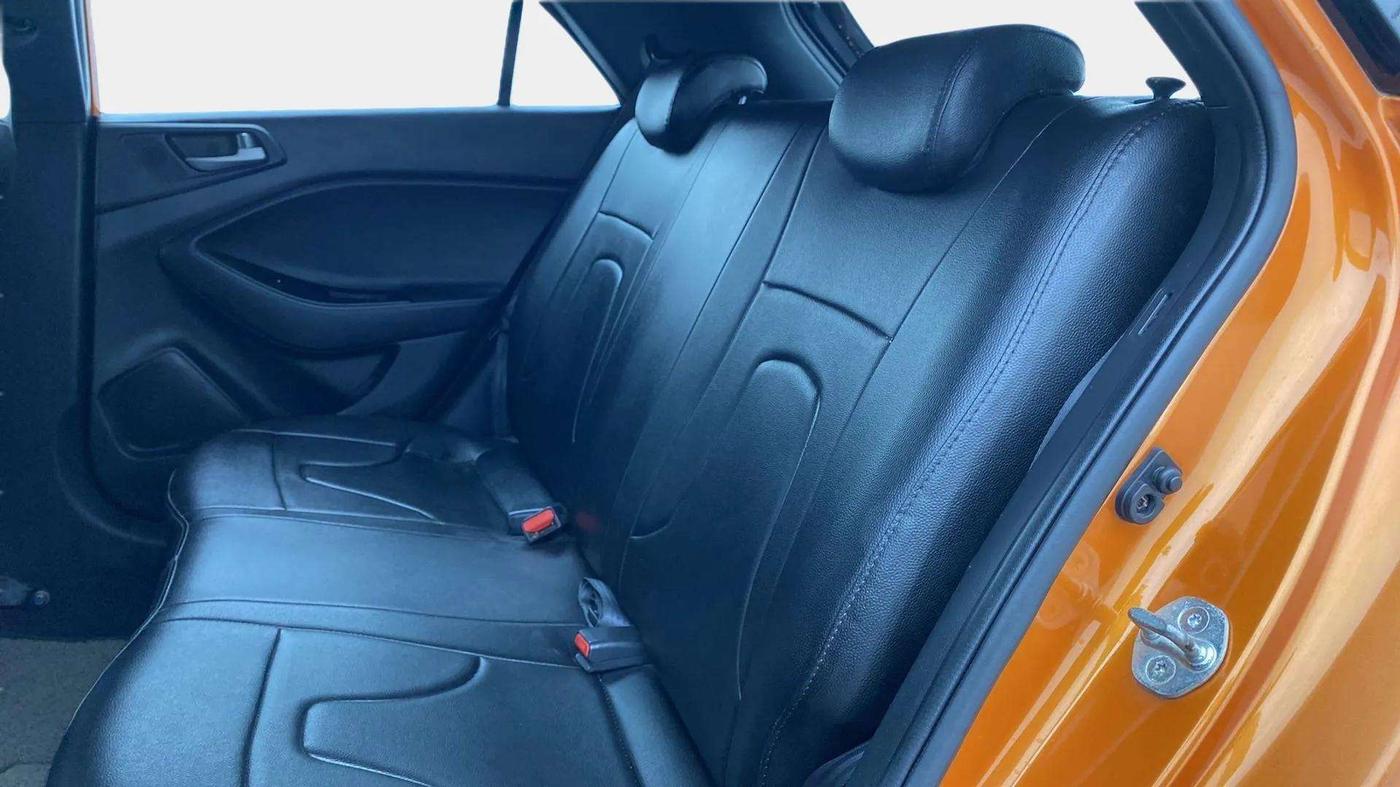 2019 Hyundai Elite i20 SPORTZ PLUS 1.2 DUAL TONE, Petrol, Manual, 39,946 km, Right Side Rear Door Cabin