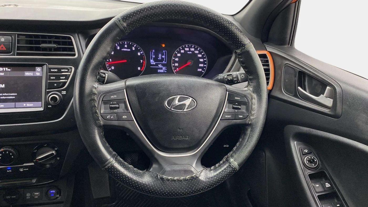 2019 Hyundai Elite i20 SPORTZ PLUS 1.2 DUAL TONE, Petrol, Manual, 39,946 km, Steering Wheel Close Up