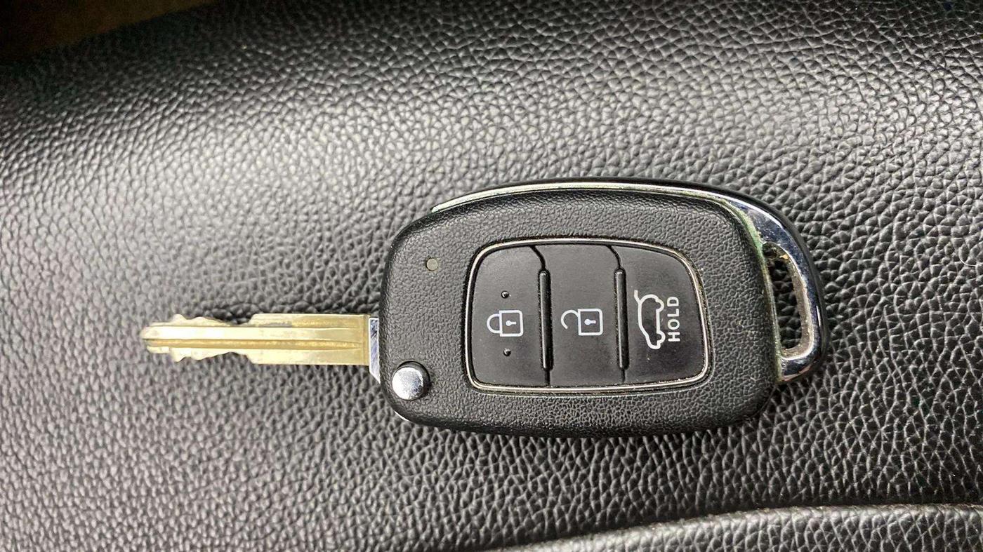 2019 Hyundai Elite i20 SPORTZ PLUS 1.2 DUAL TONE, Petrol, Manual, 39,946 km, Key Close Up