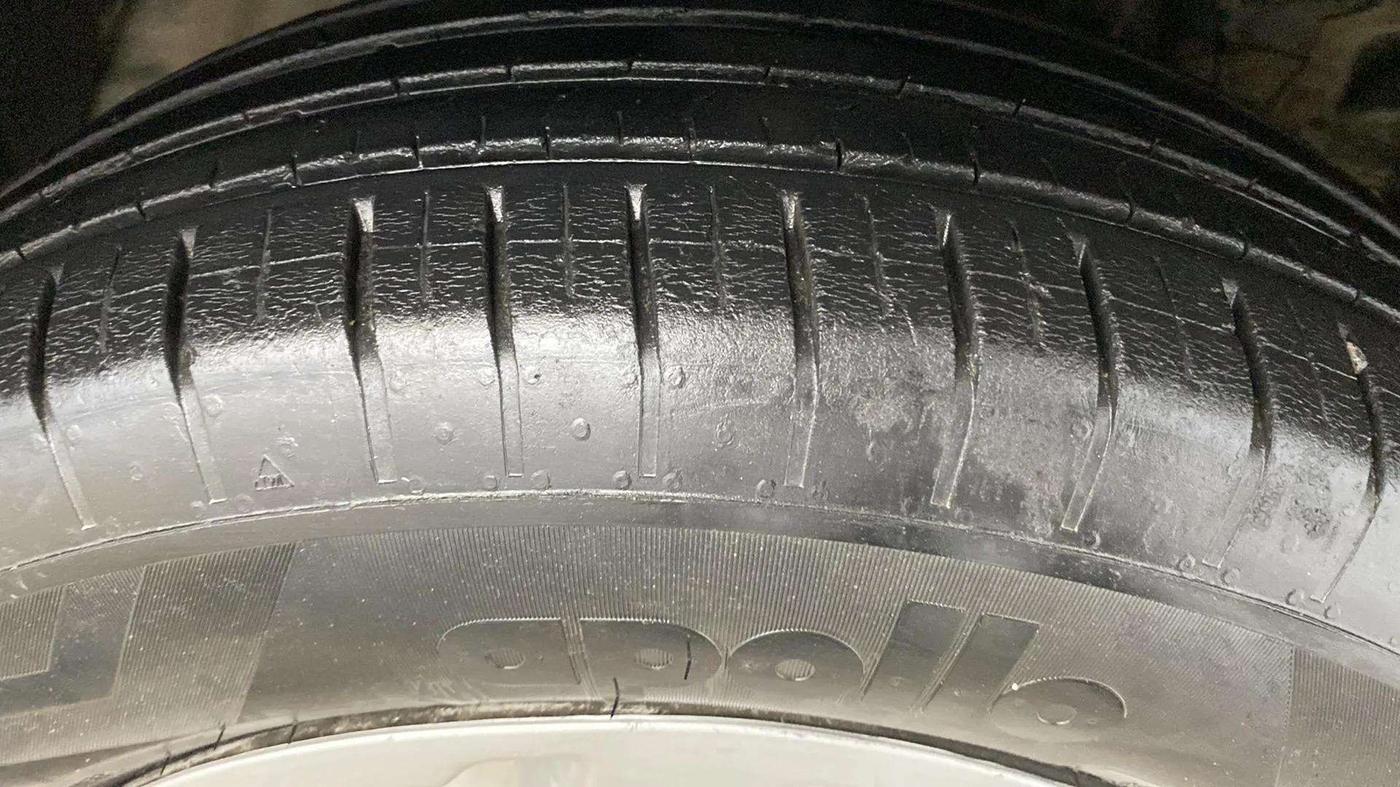 2022 Mahindra XUV300 W4 1.2 PETROL, Petrol, Manual, 16,923 km, Left Rear Tyre Tread