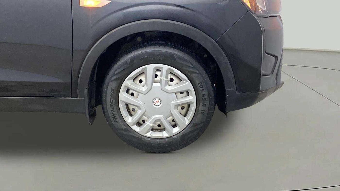 2022 Mahindra XUV300 W4 1.2 PETROL, Petrol, Manual, 16,923 km, Right Front Wheel