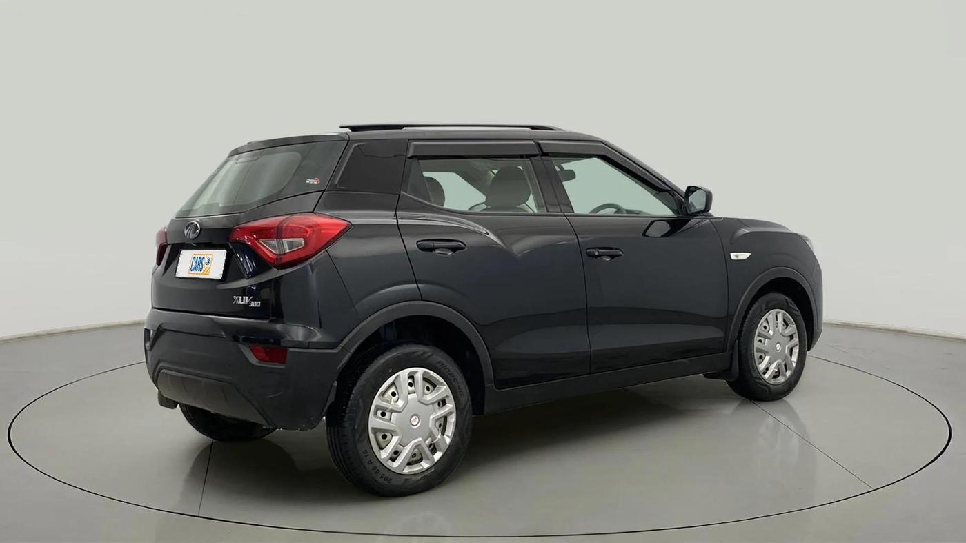 2022 Mahindra XUV300 W4 1.2 PETROL, Petrol, Manual, 16,923 km, Right Back Diagonal