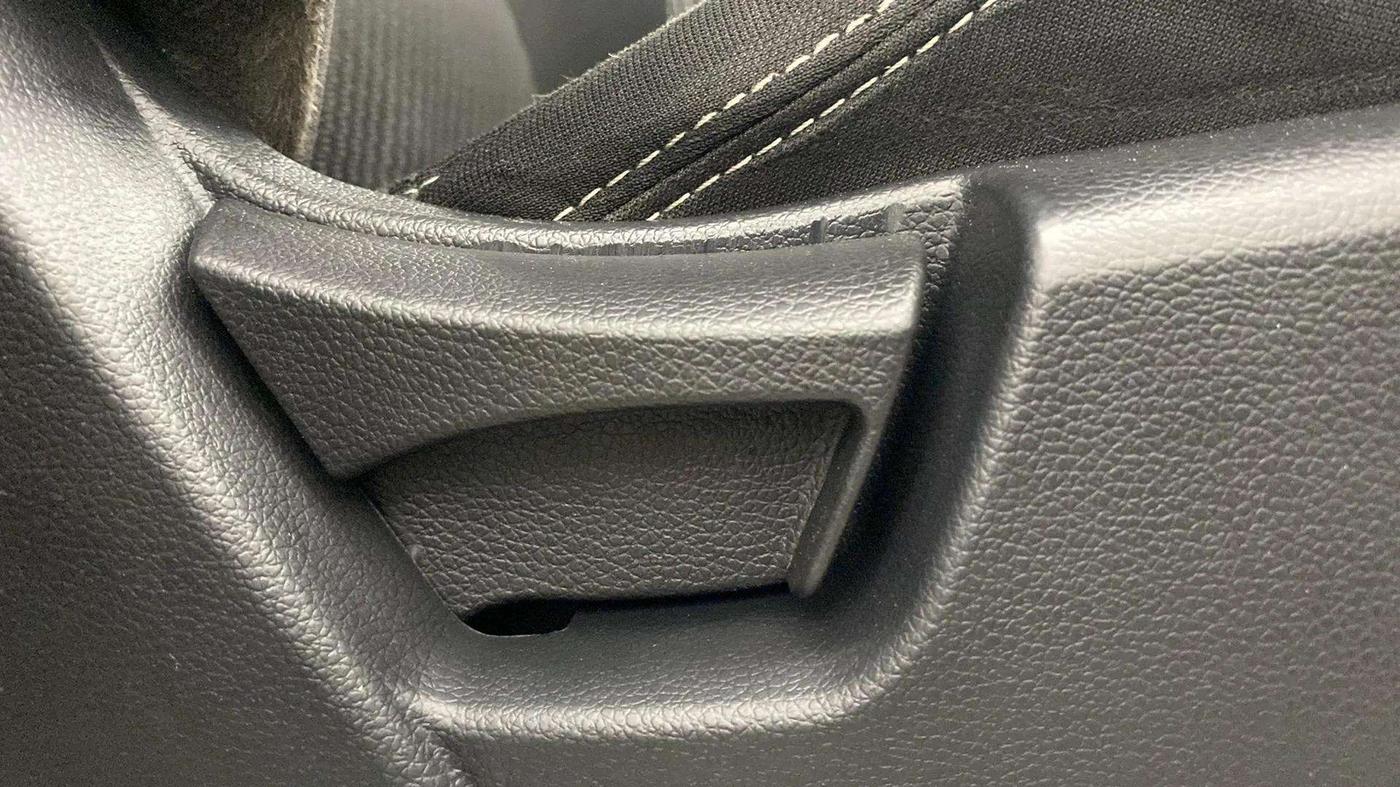 2022 Mahindra XUV300 W4 1.2 PETROL, Petrol, Manual, 16,923 km, Driver Side Adjustment Panel