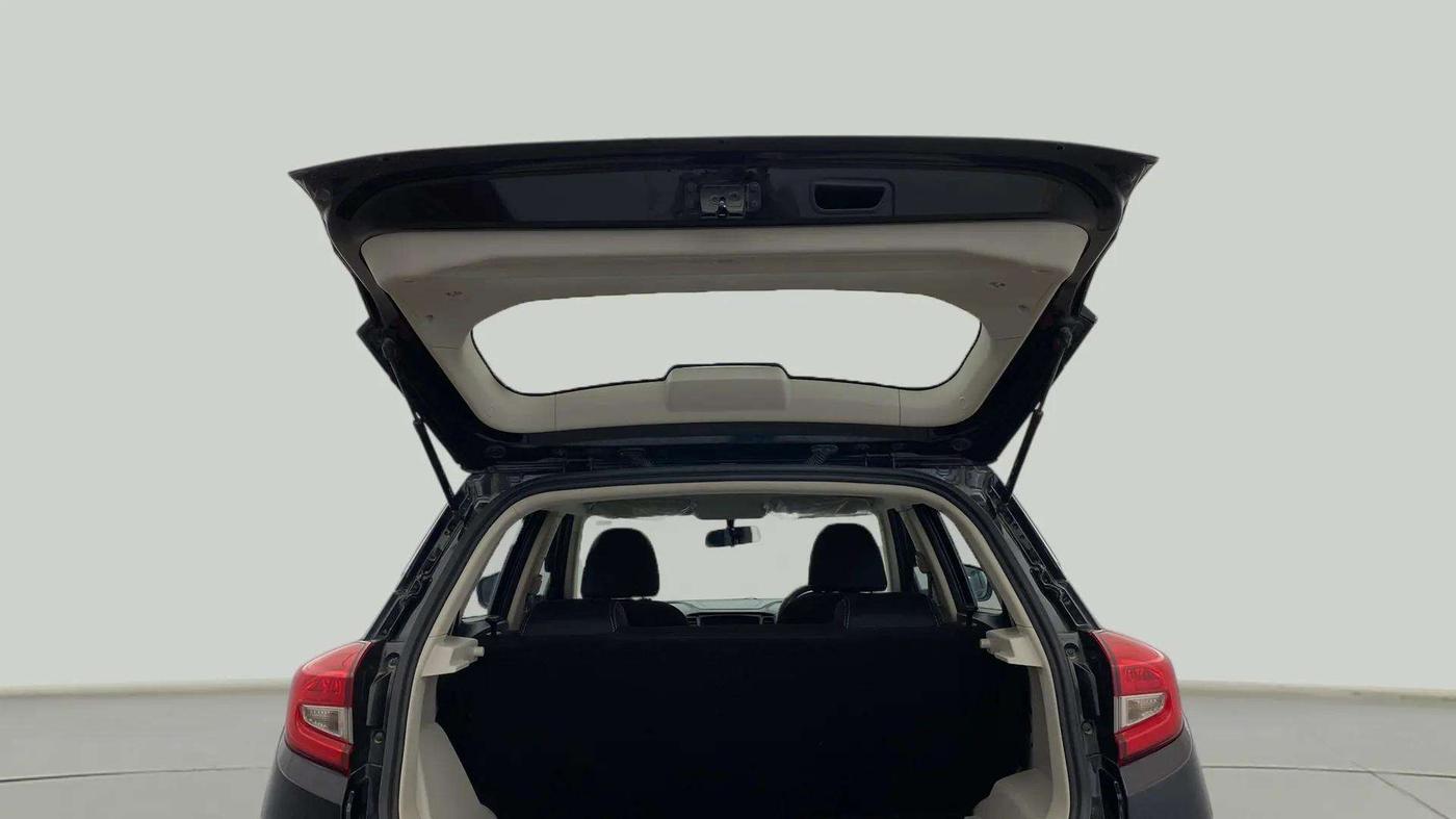 2022 Mahindra XUV300 W4 1.2 PETROL, Petrol, Manual, 16,923 km, Boot Door Open