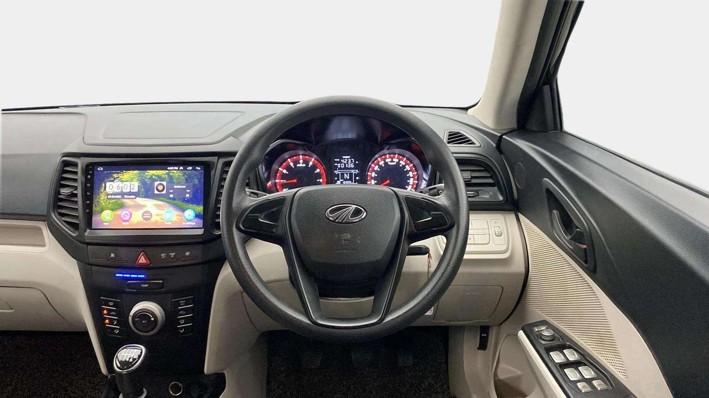 2022 Mahindra XUV300 W4 1.2 PETROL, Petrol, Manual, 16,923 km, Steering Wheel Close Up