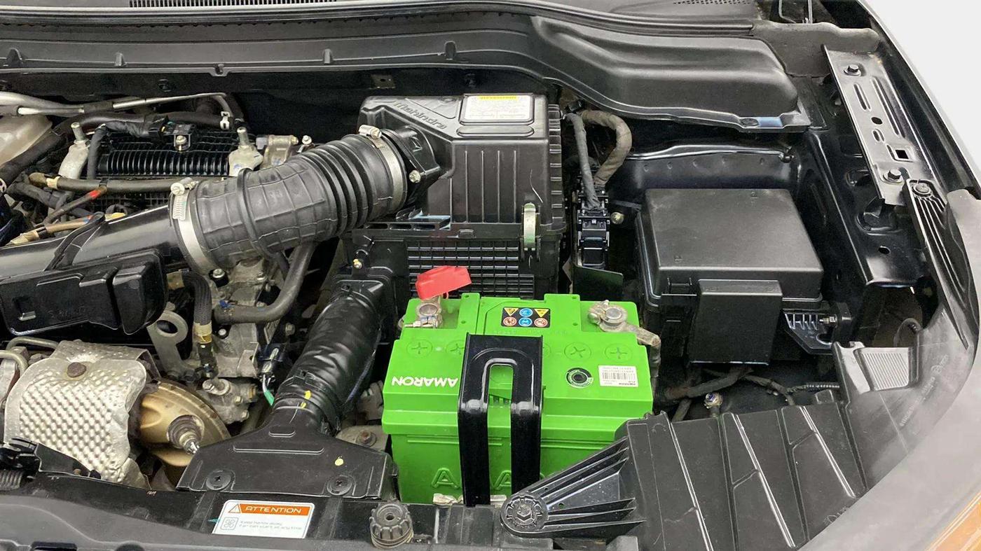 2022 Mahindra XUV300 W4 1.2 PETROL, Petrol, Manual, 16,923 km, Engine View - Left