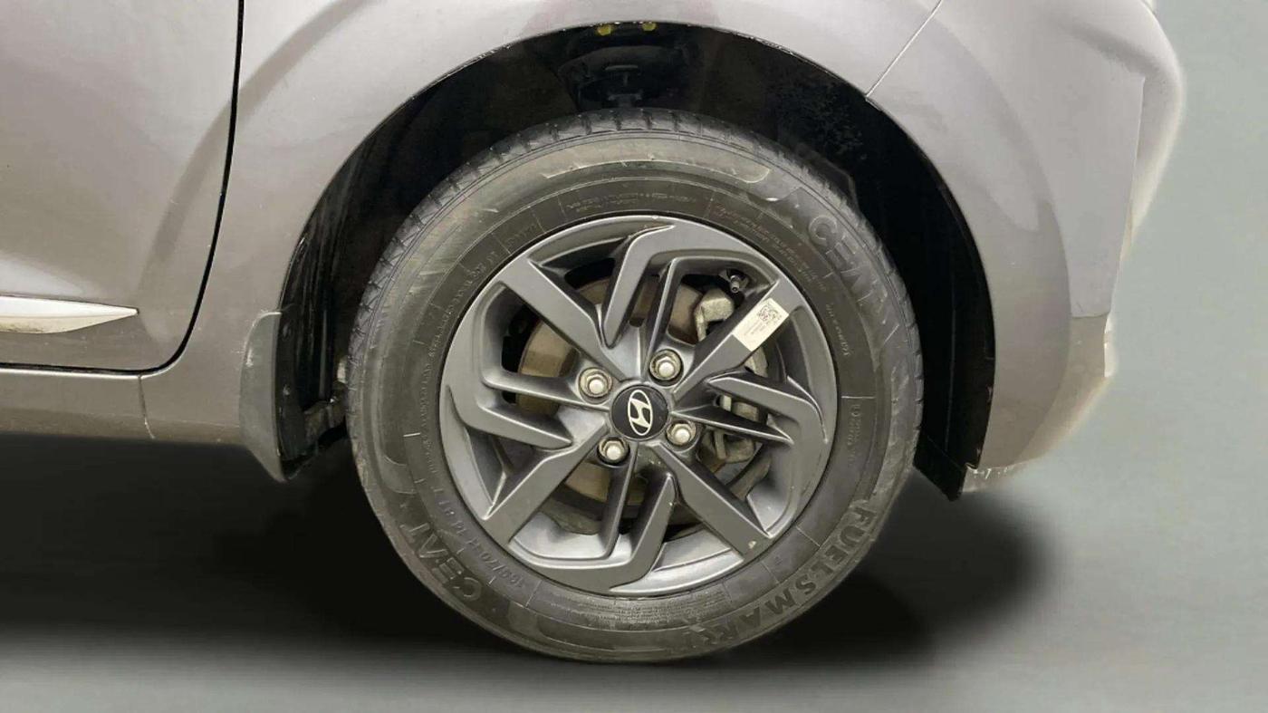 2021 Hyundai GRAND I10 NIOS SPORTZ AMT 1.2 KAPPA VTVT, Petrol, Automatic, 30,797 km, Right Front Wheel