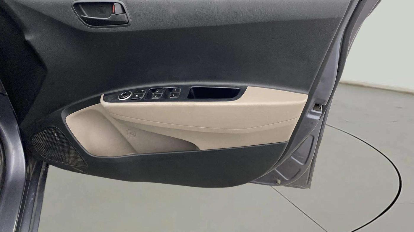 2018 Hyundai Grand i10 MAGNA 1.2 KAPPA VTVT, Petrol, Manual, 79,586 km, Driver Side Door Panels Control