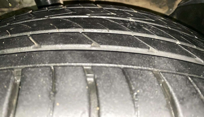 2021 KIA SELTOS HTX 1.5 PETROL, Petrol, Manual, 23,686 km, Right Front Tyre Tread
