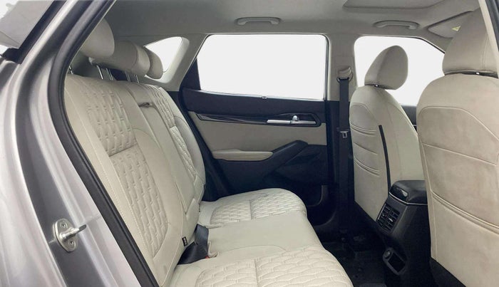 2021 KIA SELTOS HTX 1.5 PETROL, Petrol, Manual, 23,686 km, Right Side Rear Door Cabin