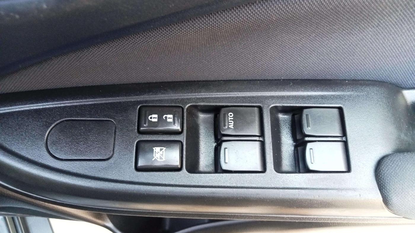 2023 Maruti Baleno SIGMA PETROL 1.2, Petrol, Manual, 89,264 km, Driver Side Door Panels Control