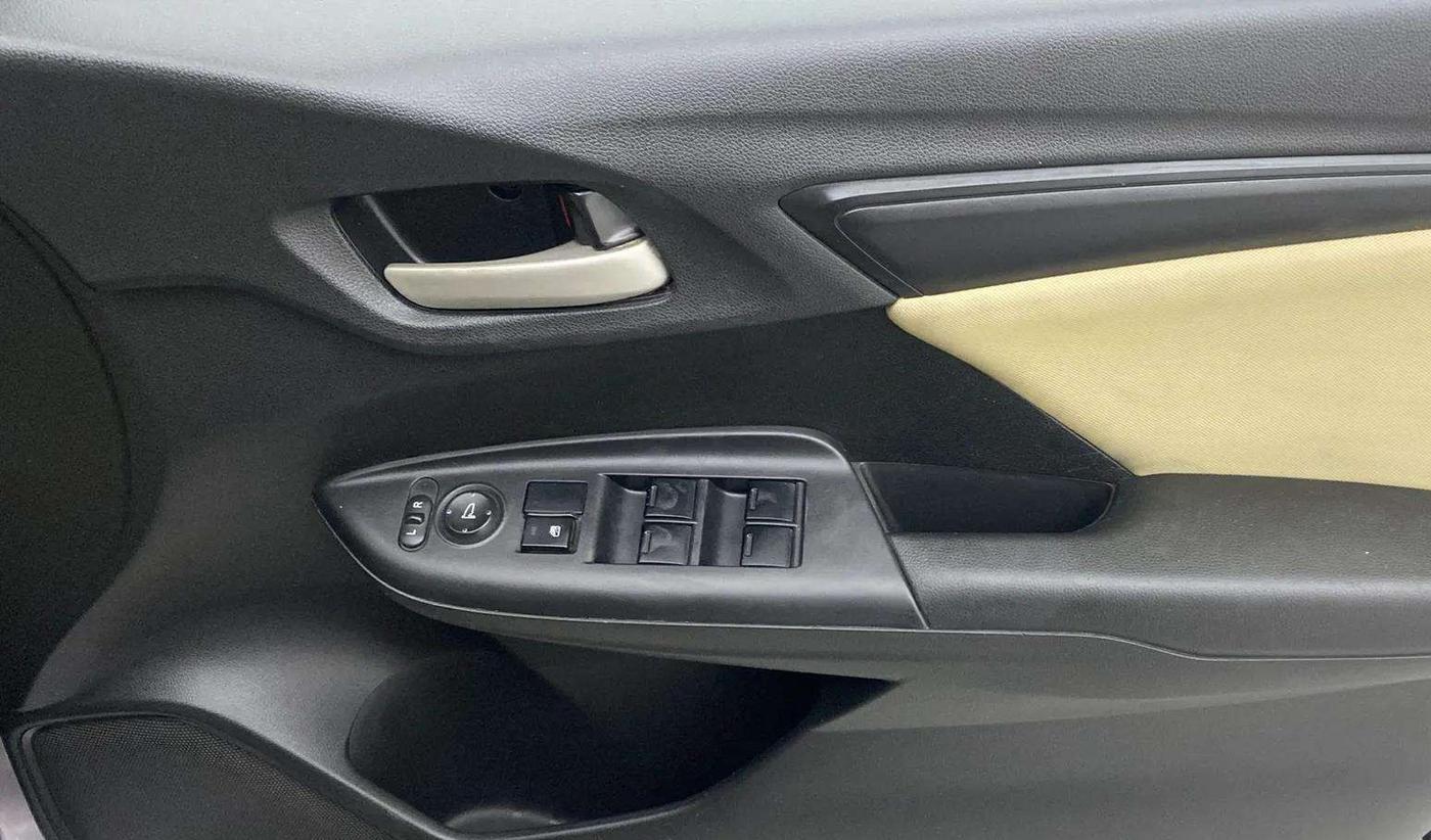 2018 Honda Jazz 1.2L I-VTEC S, Petrol, Manual, 91,385 km, Driver Side Door Panels Control