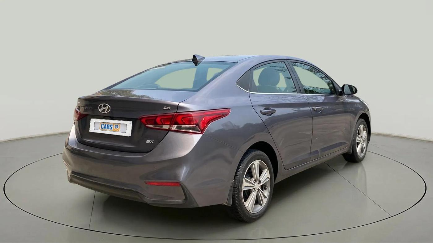 2018 Hyundai Verna 1.6 VTVT SX, Petrol, Manual, 46,324 km, Right Back Diagonal