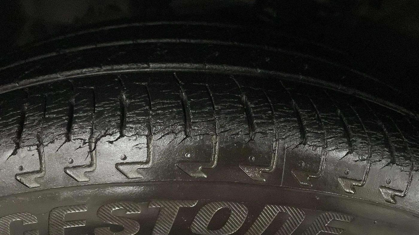 2017 Maruti IGNIS ZETA 1.2 AMT, Petrol, Automatic, 36,948 km, Left Rear Tyre Tread
